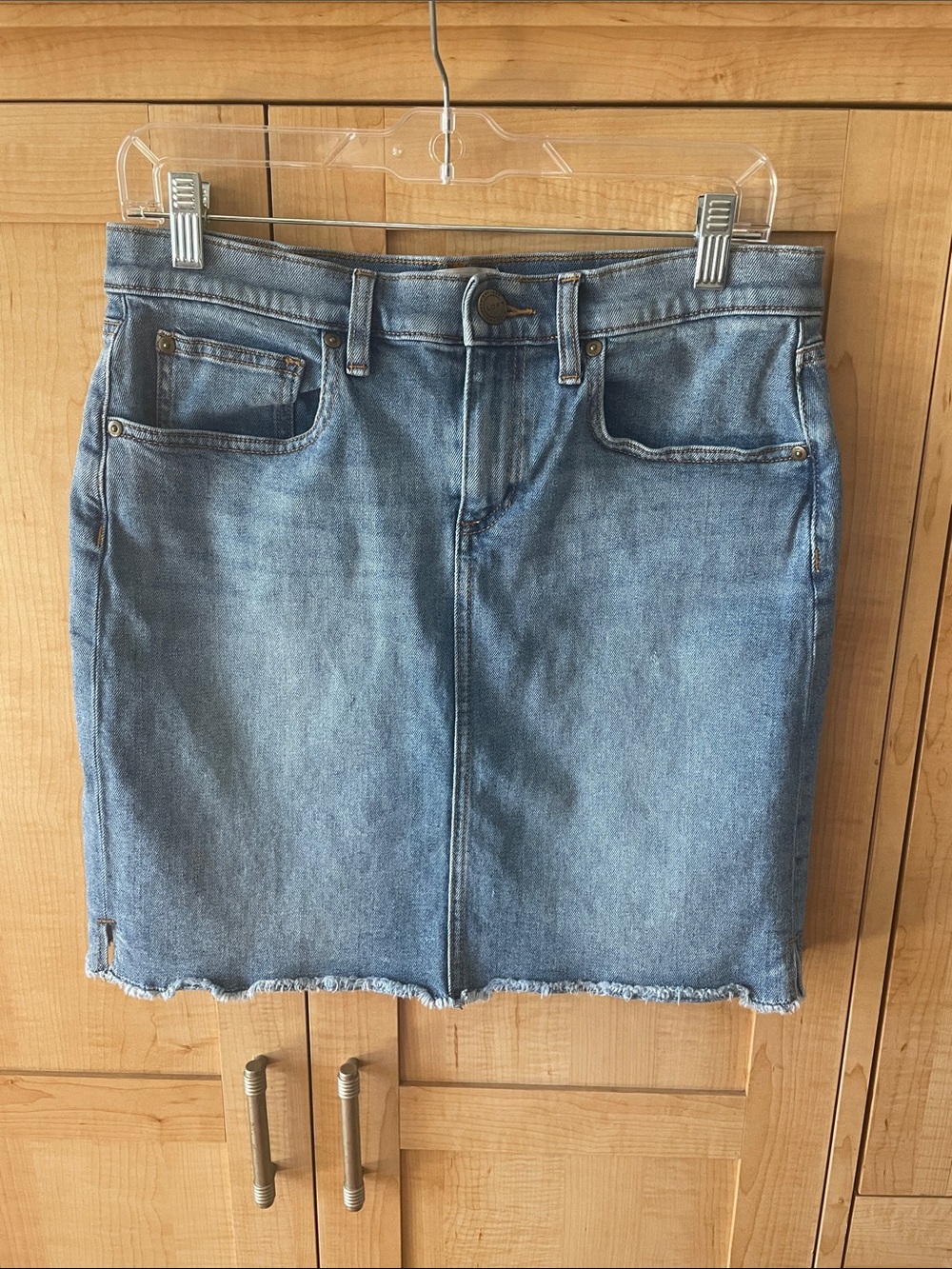 Ann Taylor LOFT outlet denim strech skirt 8